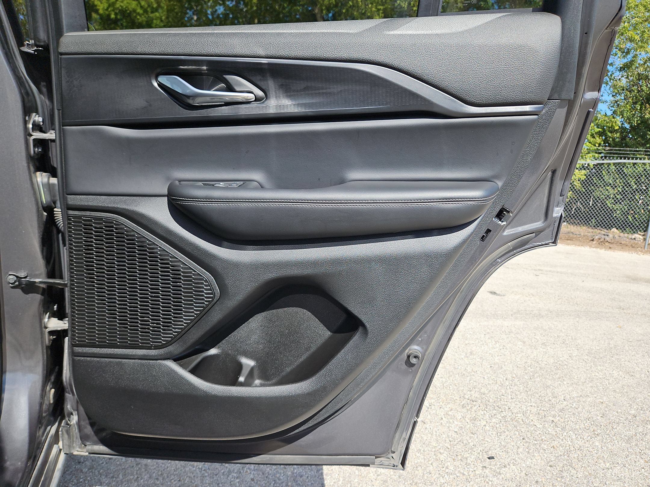 Used 2025 Jeep Grand Cherokee Laredo RWD image 26