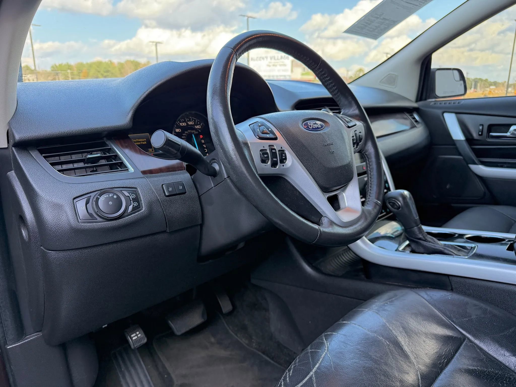 Used 2011 Ford Edge Limited image 17