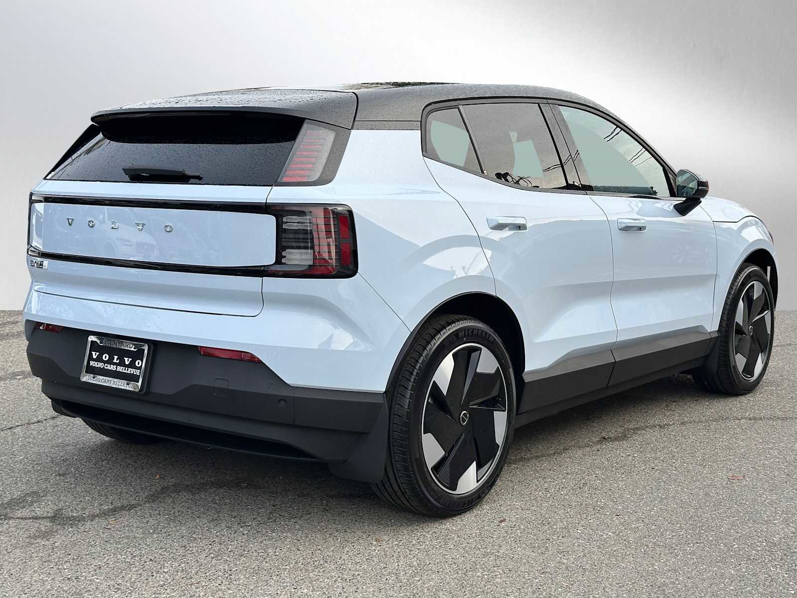 New 2026 Volvo EX30 Plus w/ Protection Package Premier image 3