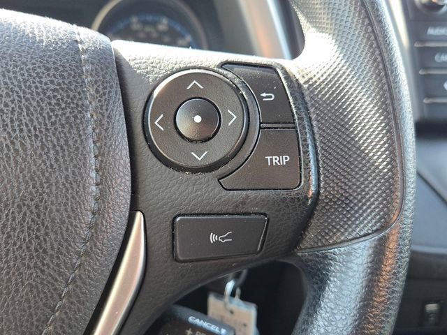 Used 2018 Toyota RAV4 LE image 21