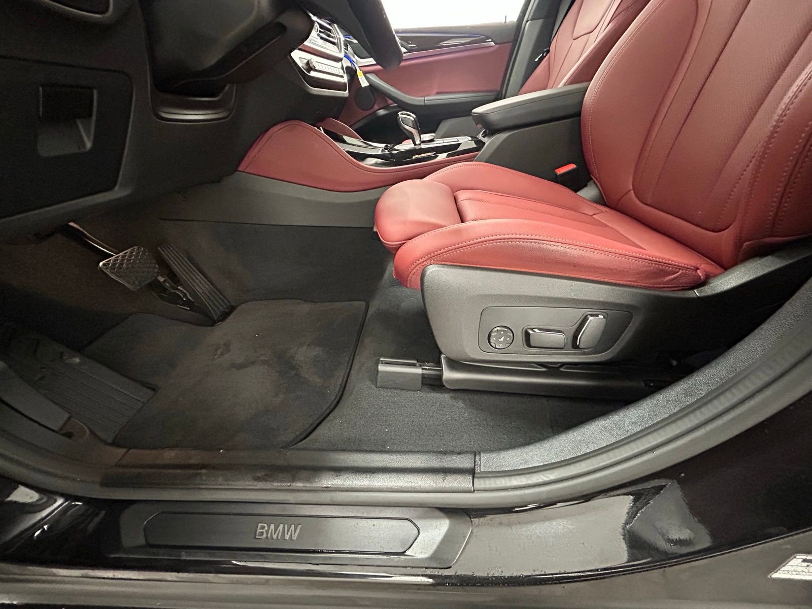 Used 2025 BMW X4 xDrive30i image 32