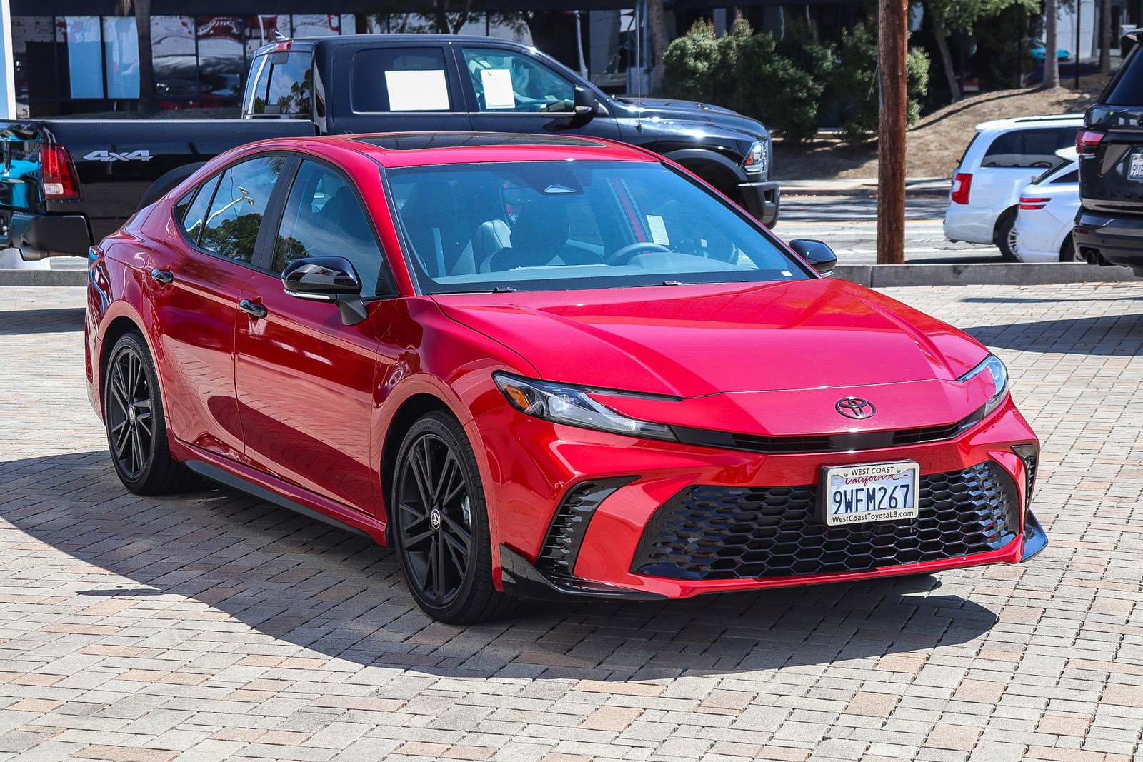 Used 2026 Toyota Camry Hybrid w/ Multimedia Upgrade Package image 3