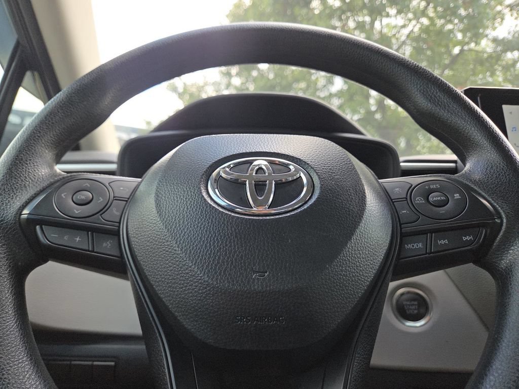 Used 2025 Toyota Corolla LE w/ Convenience Package FWD image 22