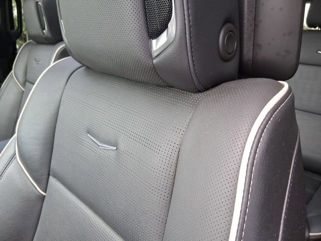 Used 2024 Cadillac Escalade Premium Luxury w/ Performance Package image 22