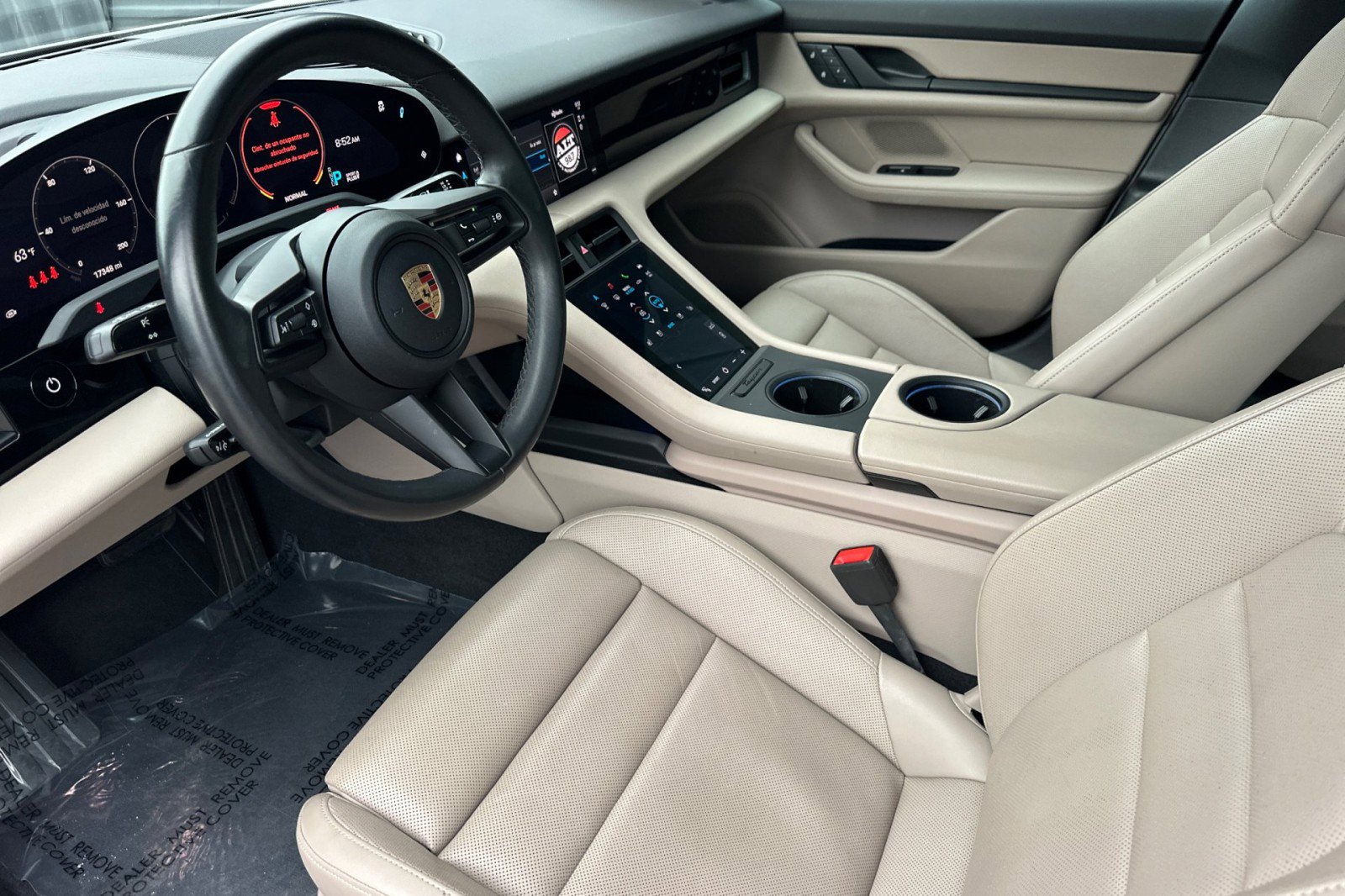 Used 2023 Porsche Taycan image 4