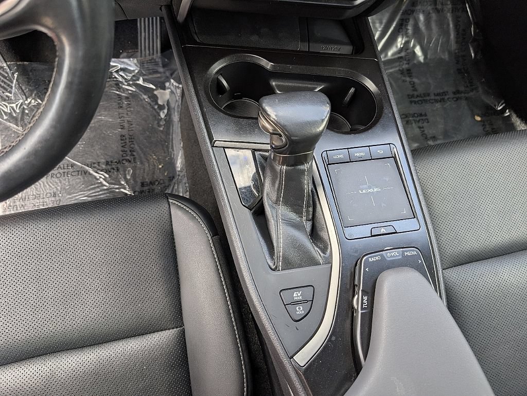 Used 2020 Lexus UX 250h w/ Premium Package AWD/4WD image 29