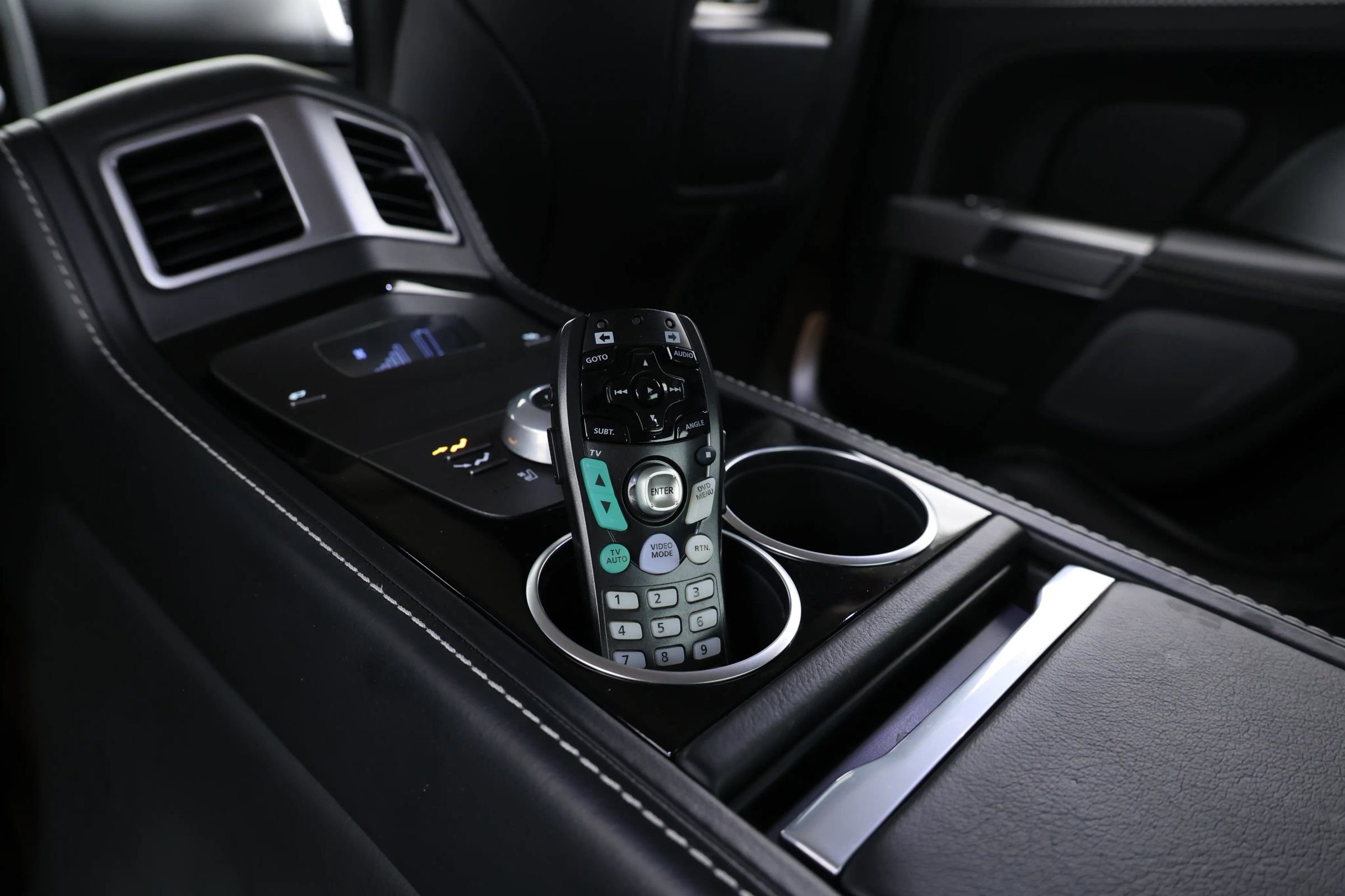 Used 2015 Aston Martin Rapide S image 47