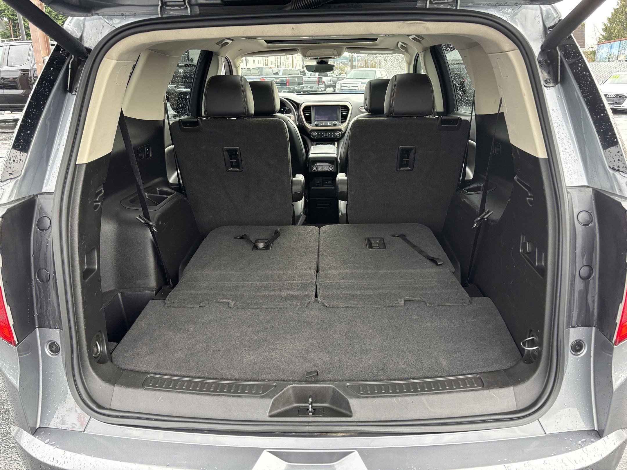 Used 2022 GMC Acadia Denali image 17