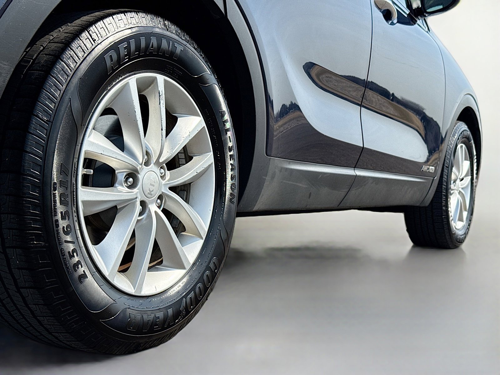 Used 2017 Kia Sorento AWD image 16