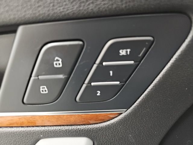 Used 2022 Audi Q5 e Prestige image 13