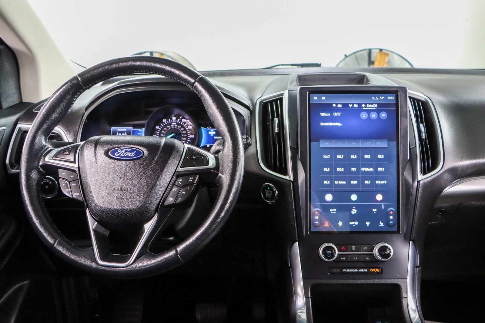 Used 2023 Ford Edge Titanium image 17