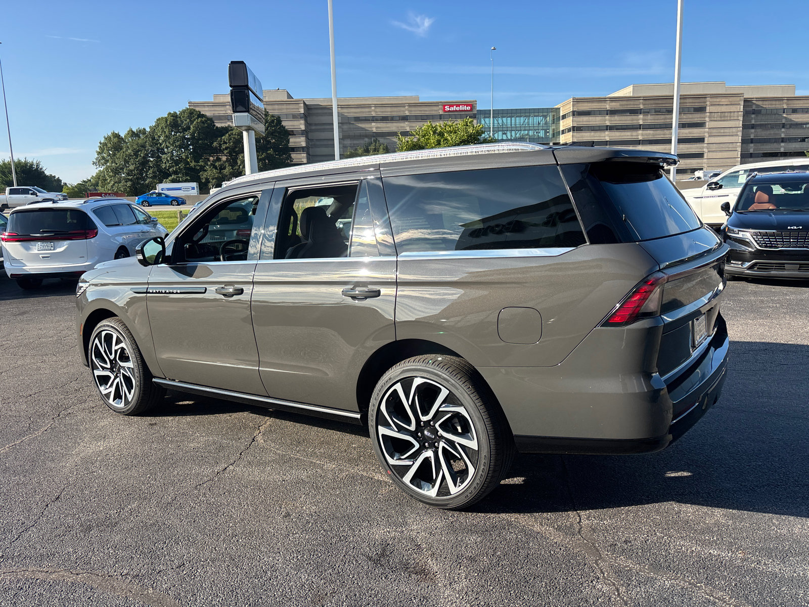 New 2027 Lincoln Navigator Black Label AWD/4WD image 5