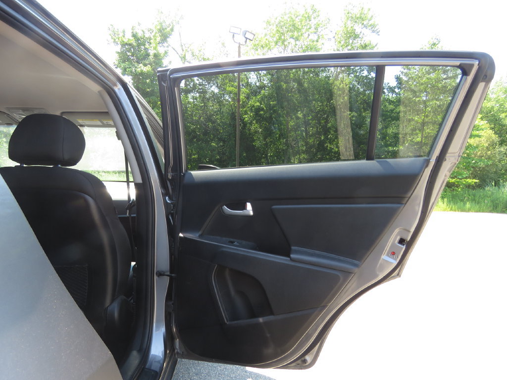 Used 2016 Kia Sportage LX AWD/4WD image 14