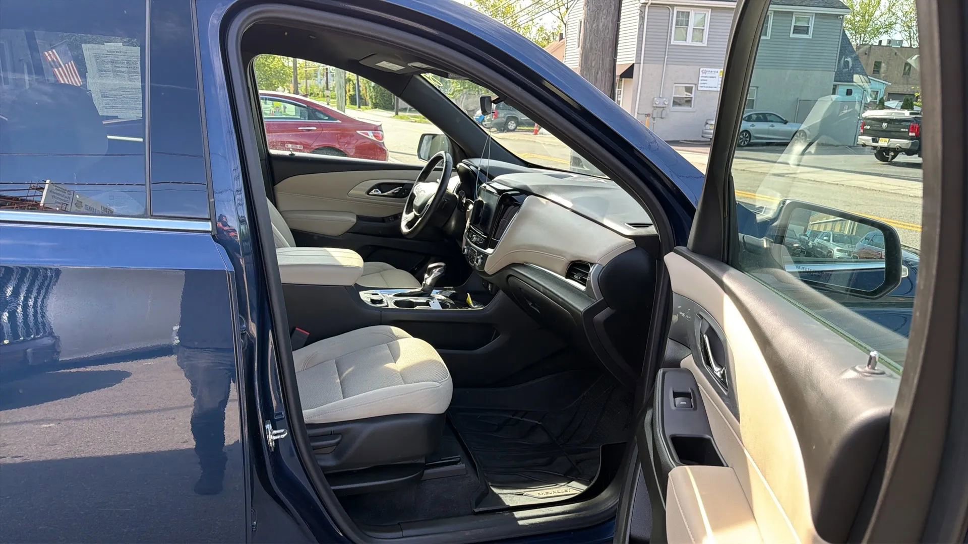 Used 2022 Chevrolet Traverse LT AWD/4WD image 25