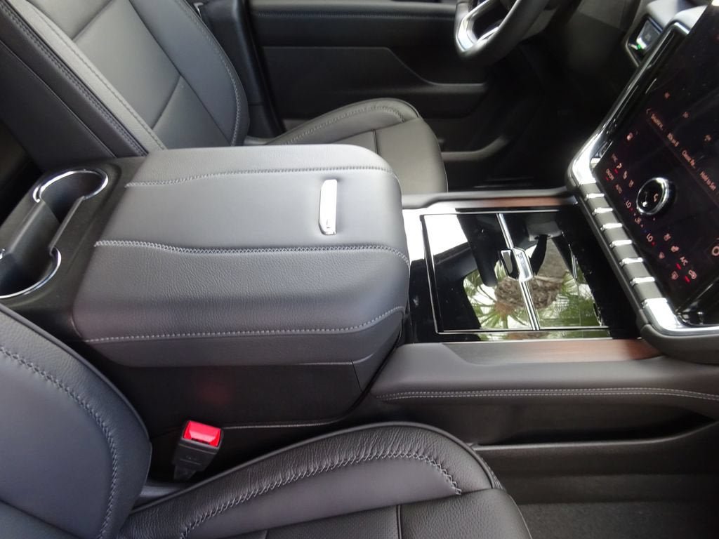 New 2026 GMC Yukon Denali AWD/4WD image 17