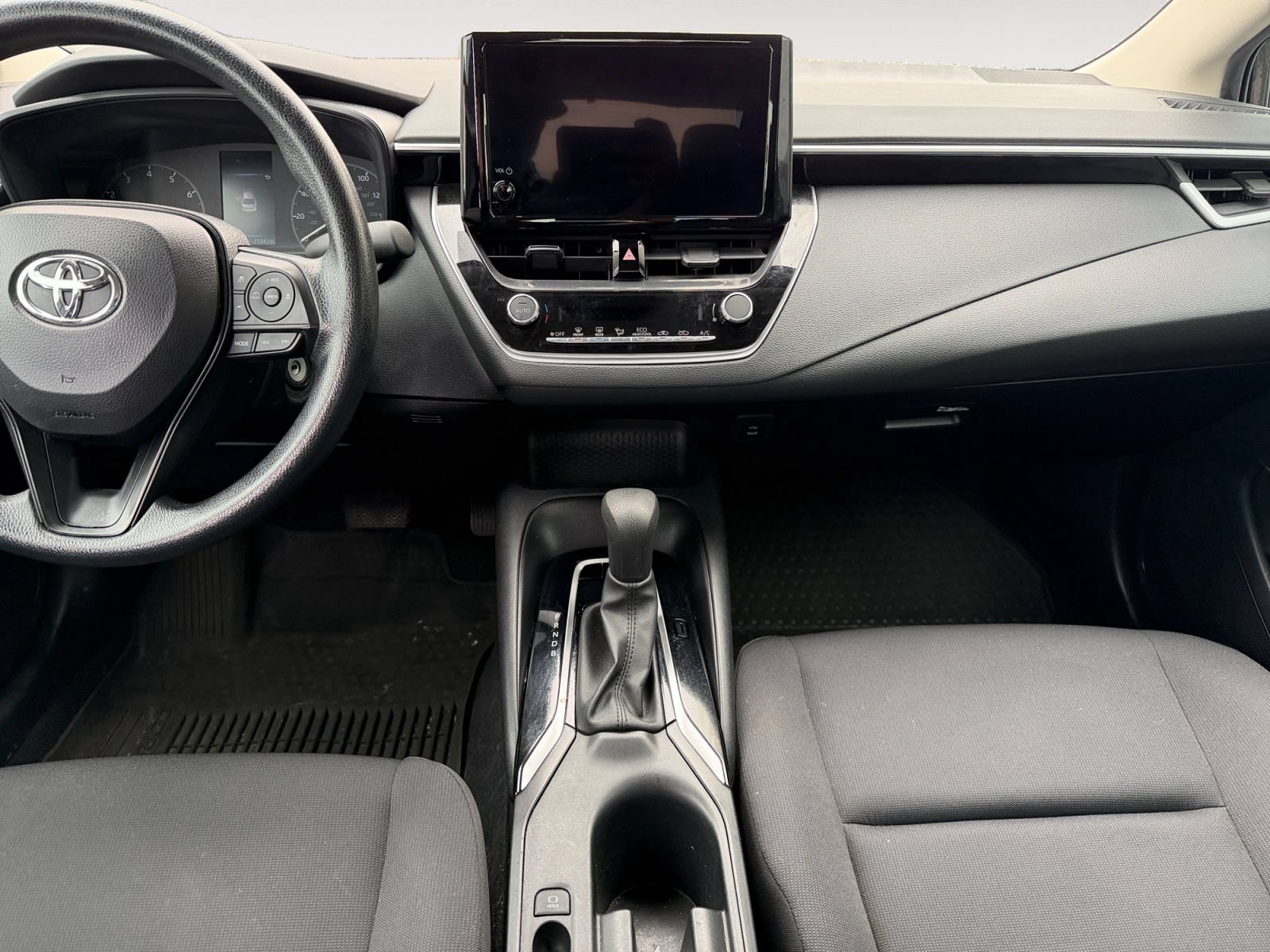 Used 2024 Toyota Corolla LE FWD image 11