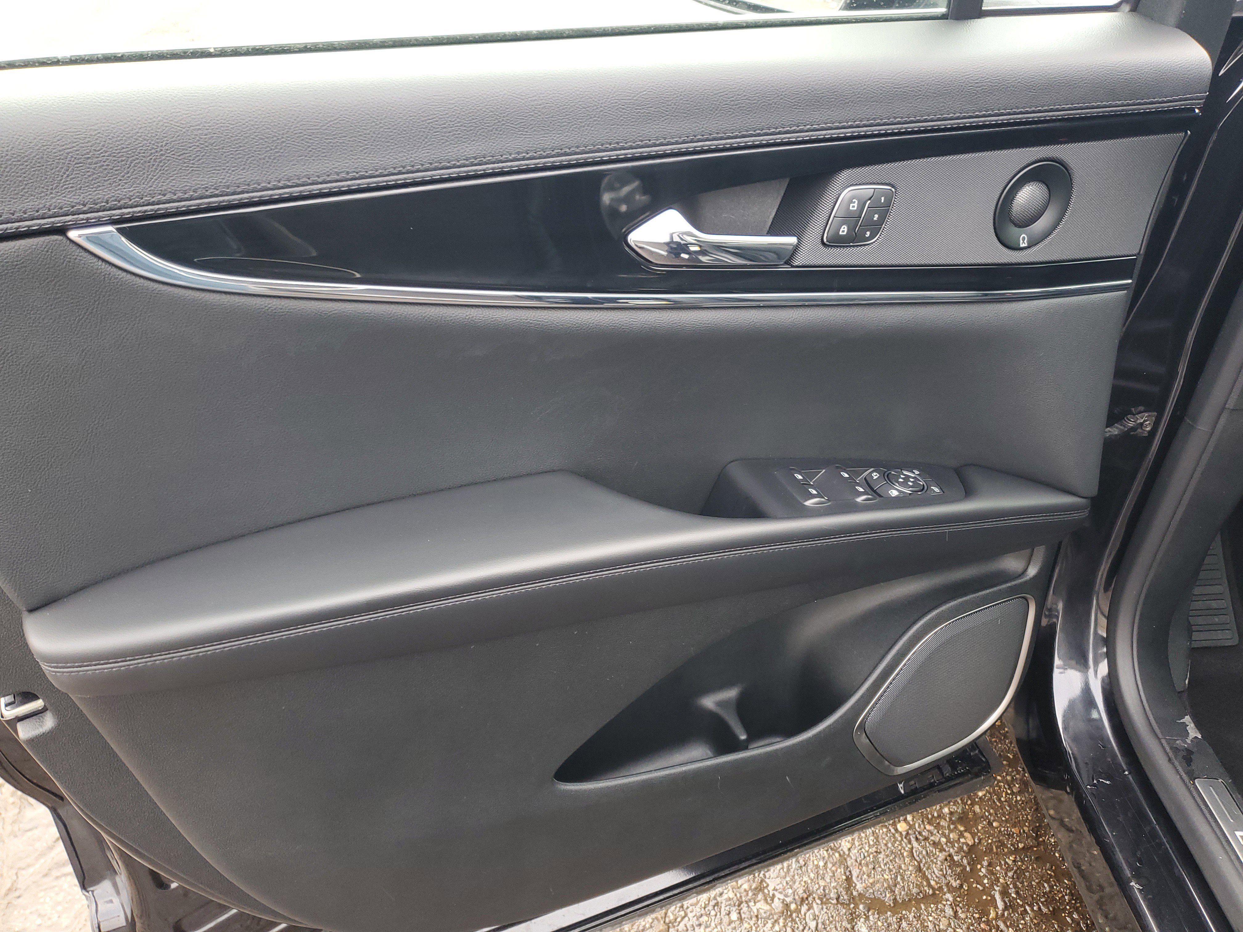 Certified 2022 Lincoln Nautilus Reserve w/ Equipment Group 201A image 10