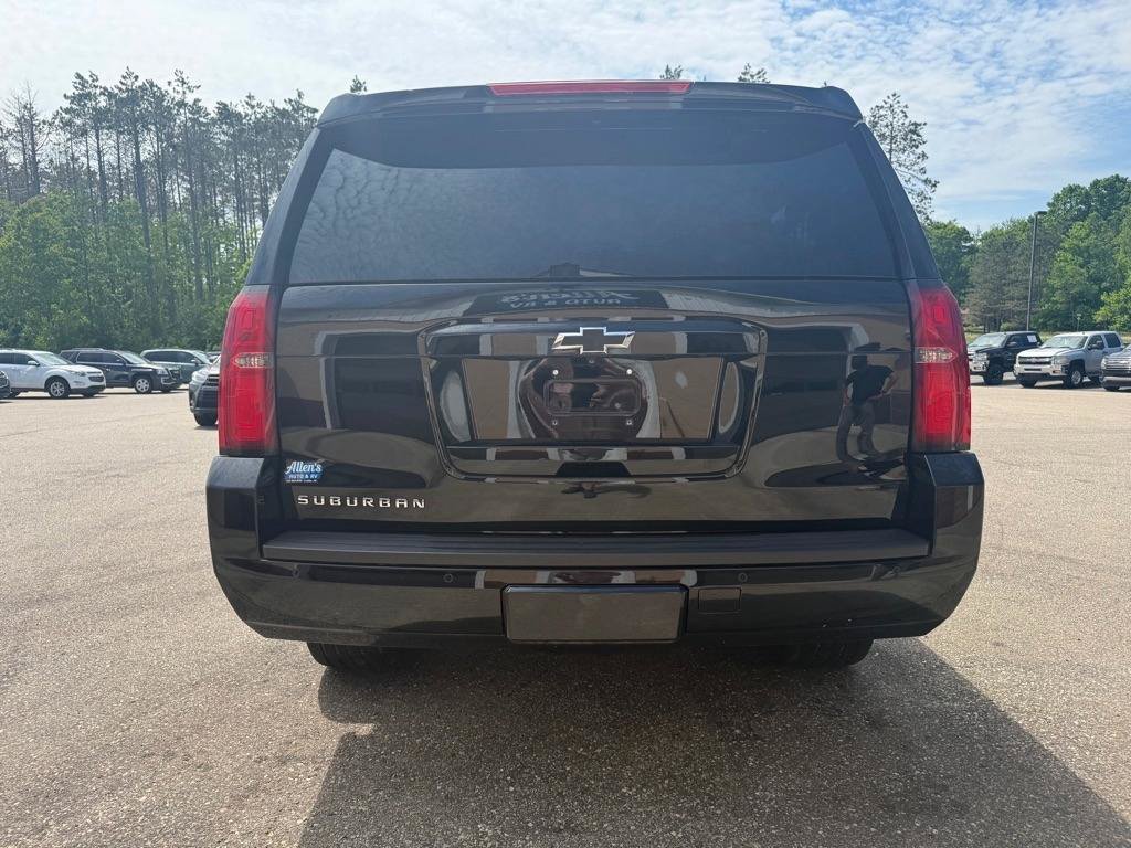 Used 2019 Chevrolet Suburban LT w/ Luxury Package AWD/4WD image 5