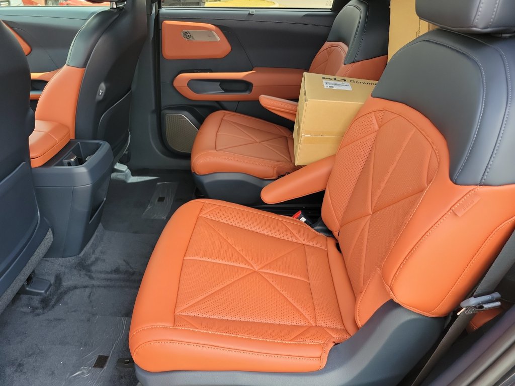 New 2027 Kia Telluride SX FWD image 14