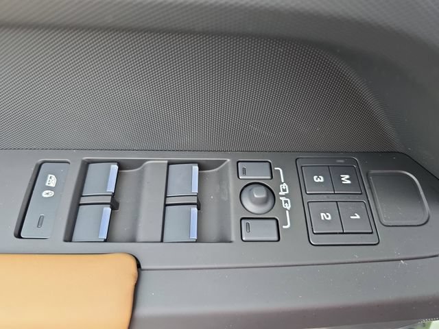 Certified 2026 Land Rover Defender 110 X-Dynamic SE AWD/4WD image 27