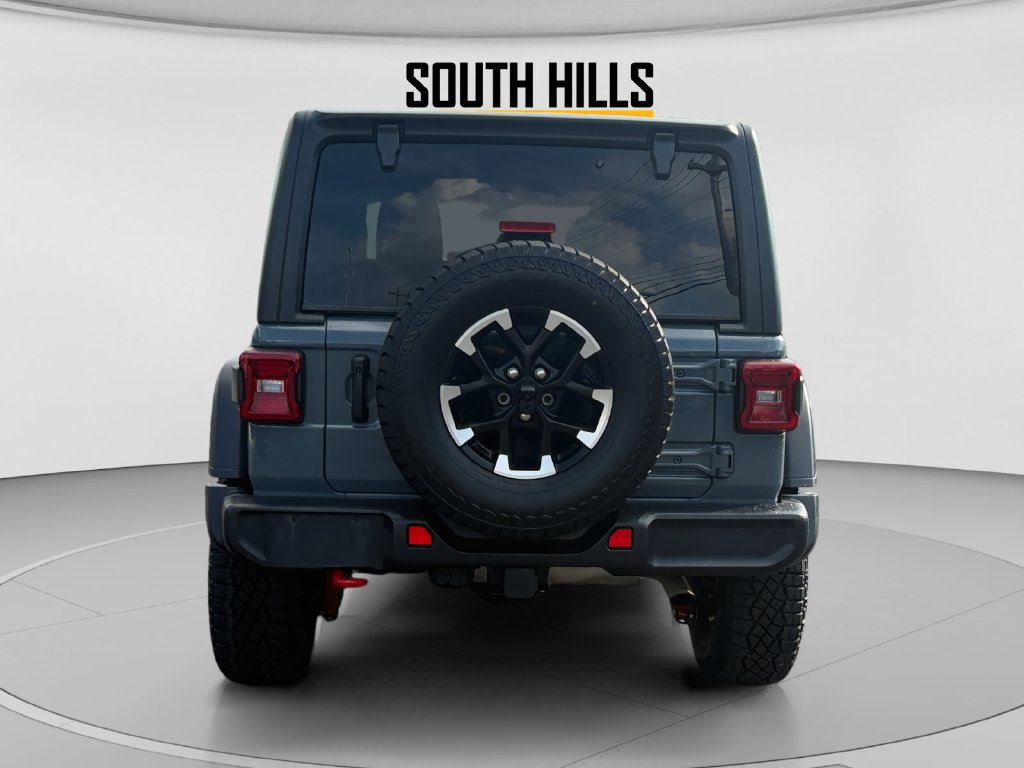 Used 2025 Jeep Wrangler Unlimited Rubicon AWD/4WD image 4