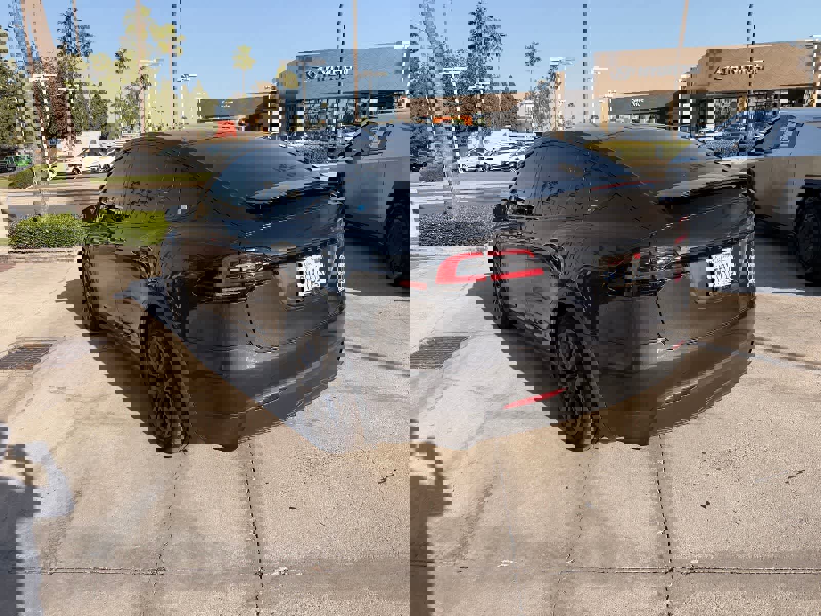 Used 2024 Tesla Model X image 3