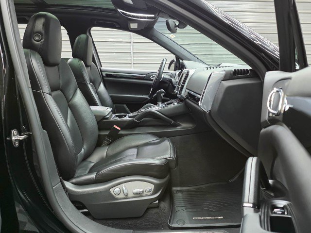 Used 2014 Porsche Cayenne GTS AWD/4WD image 14