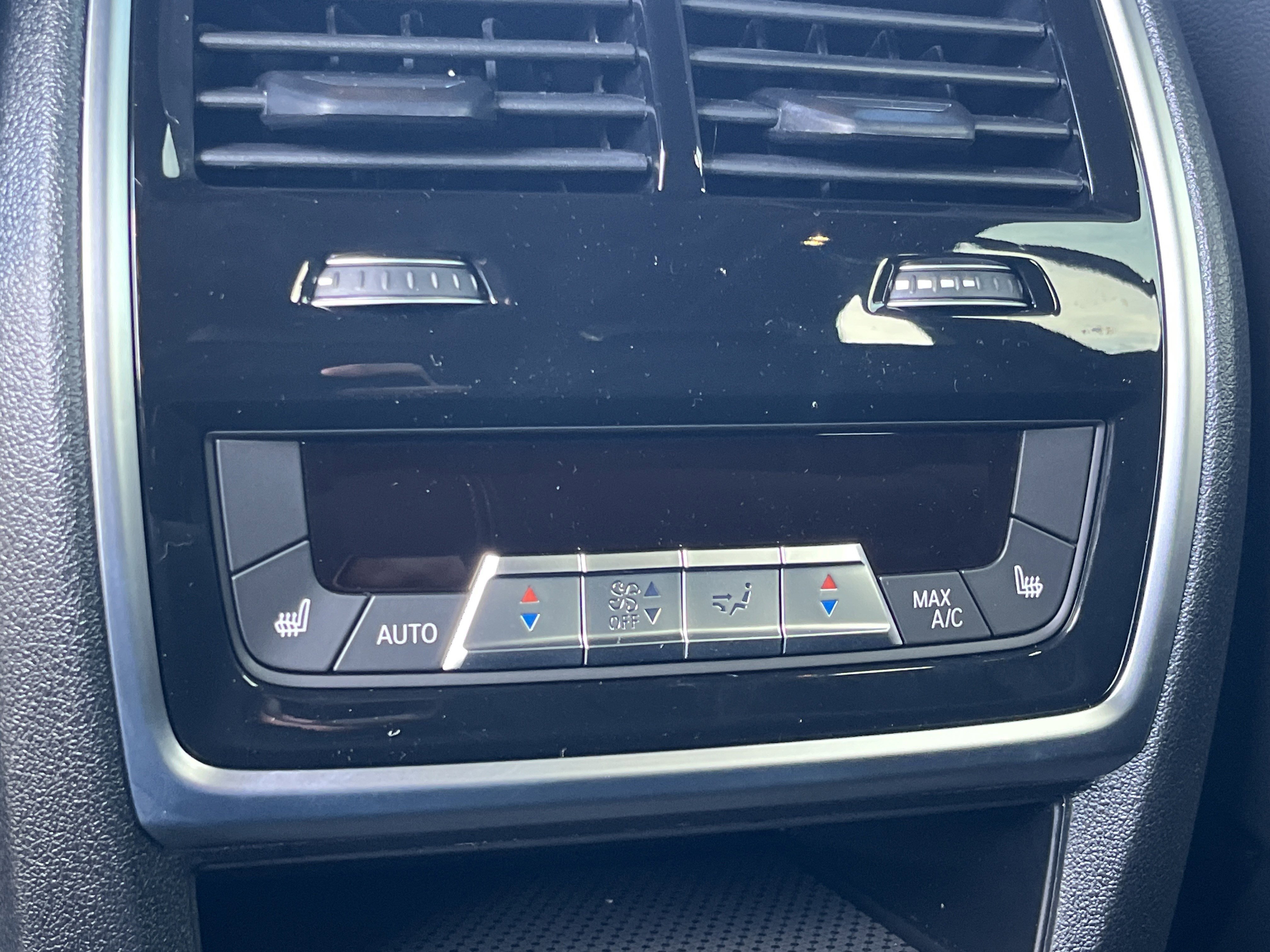 New 2026 BMW X5 xDrive50e w/ Climate Comfort Package AWD/4WD image 22