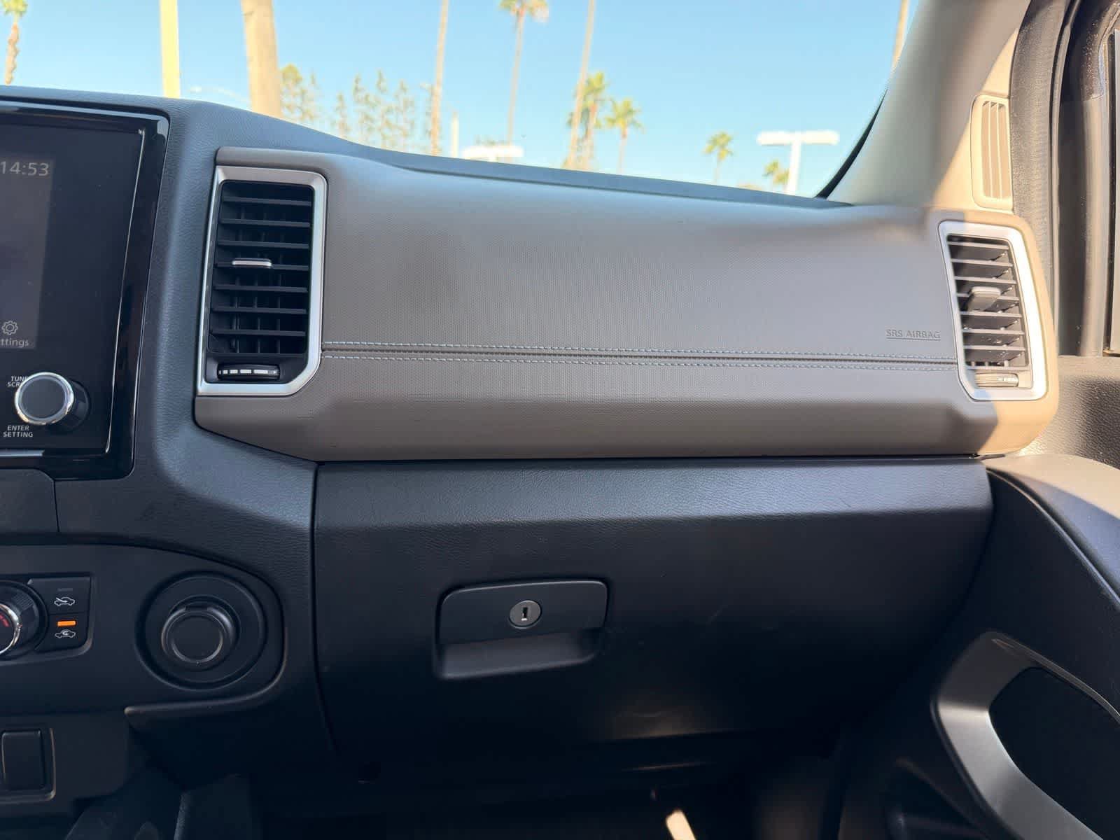 Used 2022 Nissan Frontier SV w/ Technology Package AWD/4WD image 17
