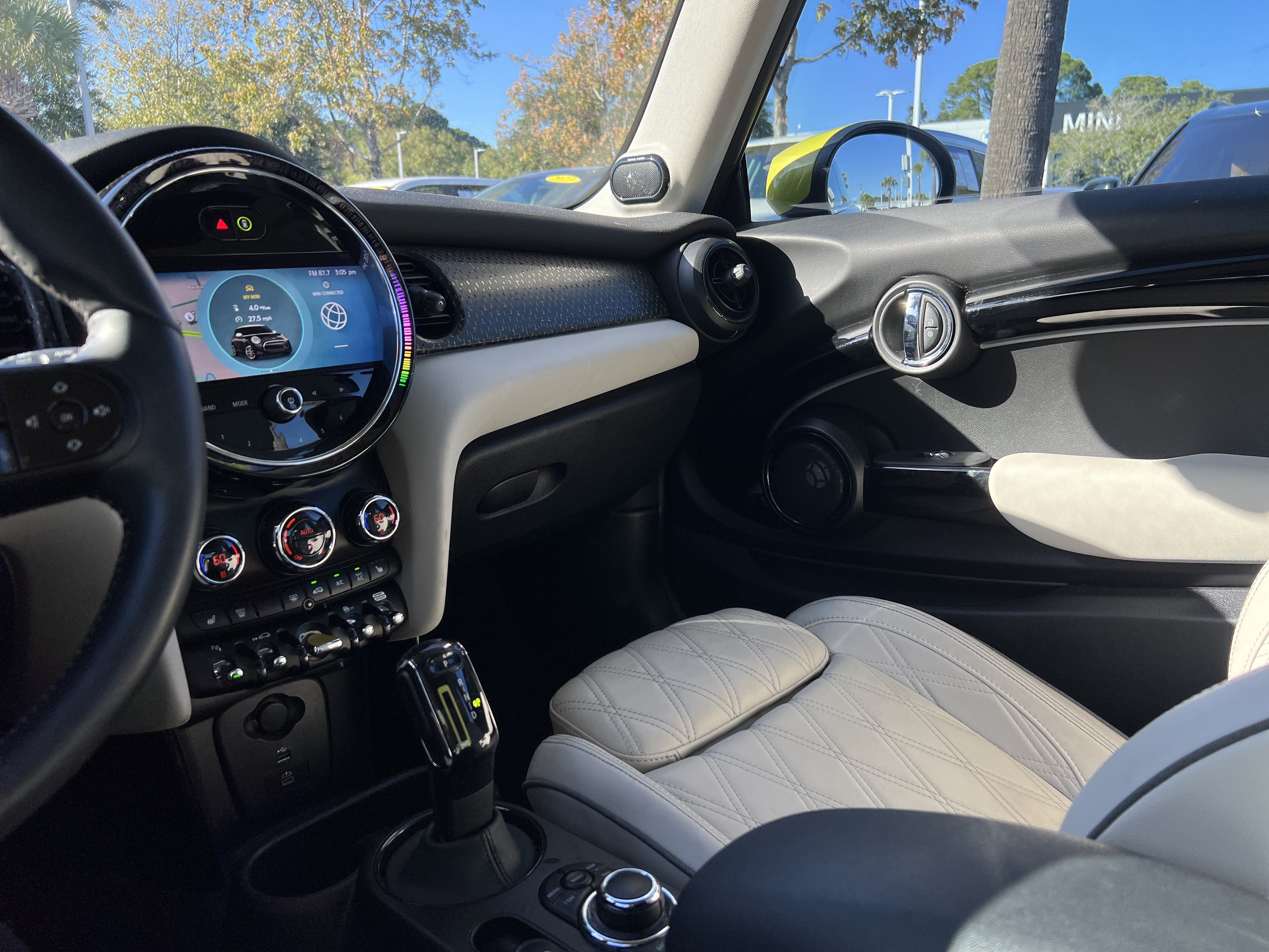 Used 2024 MINI Cooper SE FWD image 30