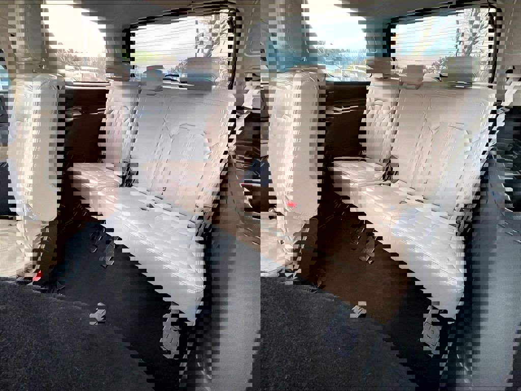 Used 2024 Ford Expedition Limited image 16