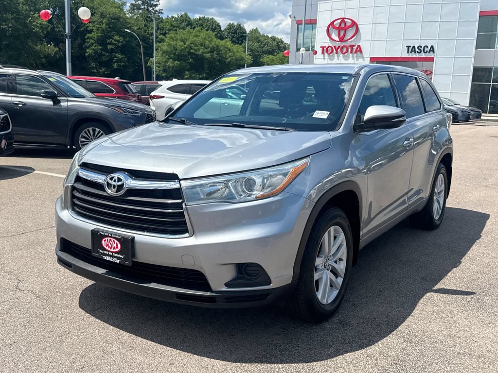 Used 2016 Toyota Highlander LE AWD/4WD image 3