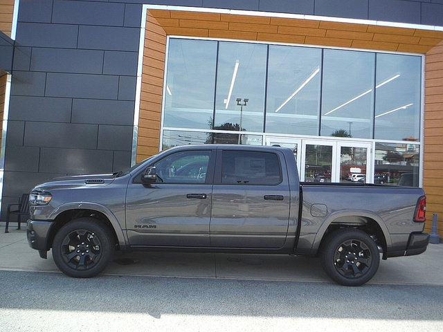 New 2027 RAM 1500 4x4 Crew Cab image 2