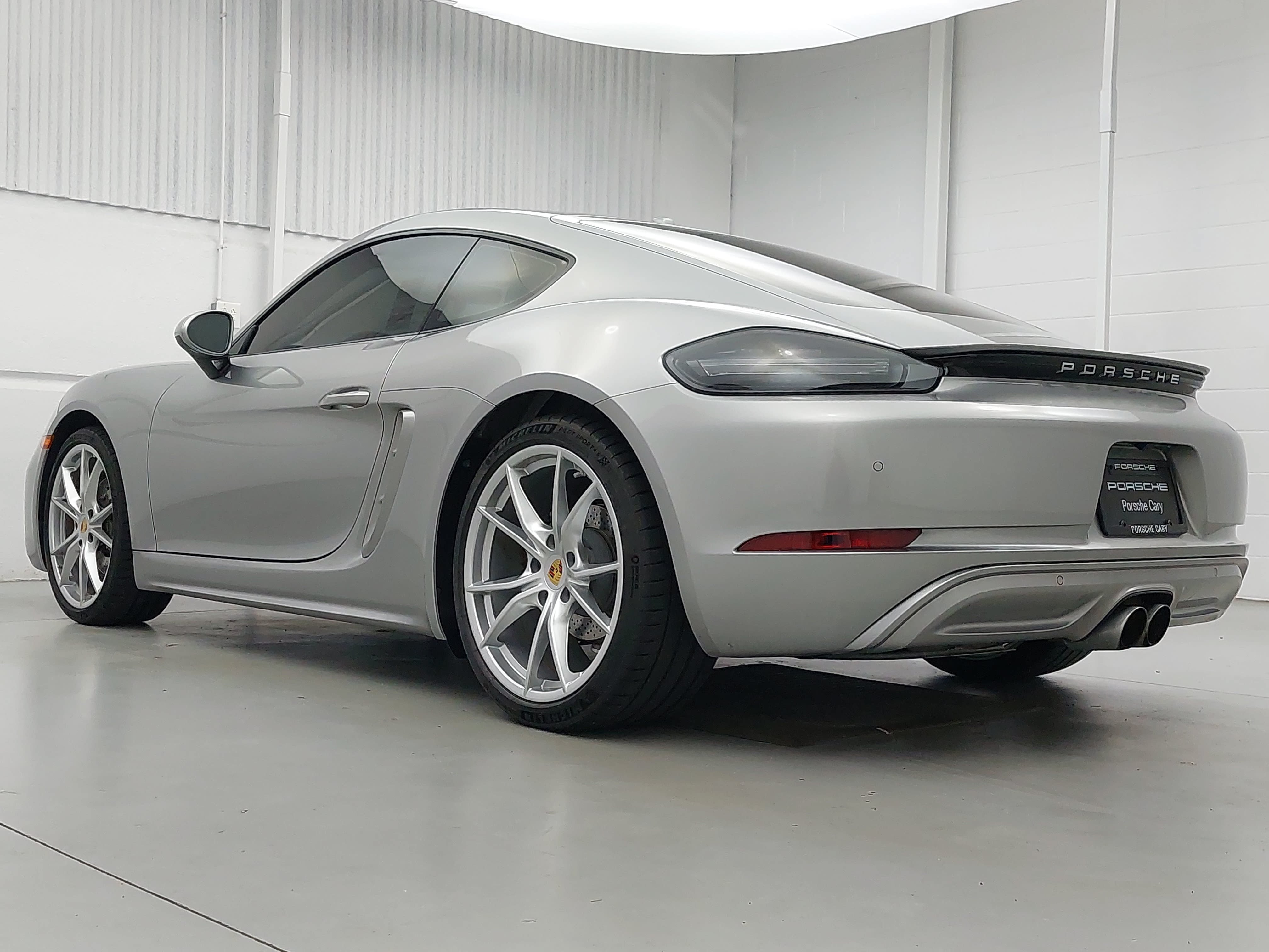 Certified 2025 Porsche 718 Cayman RWD image 3