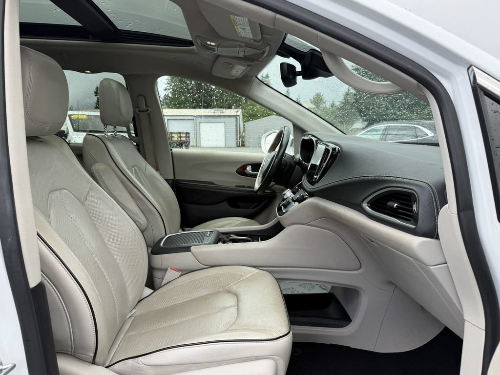 Used 2021 Chrysler Pacifica Limited w/ Premium & Safety Sphere Group AWD/4WD image 9