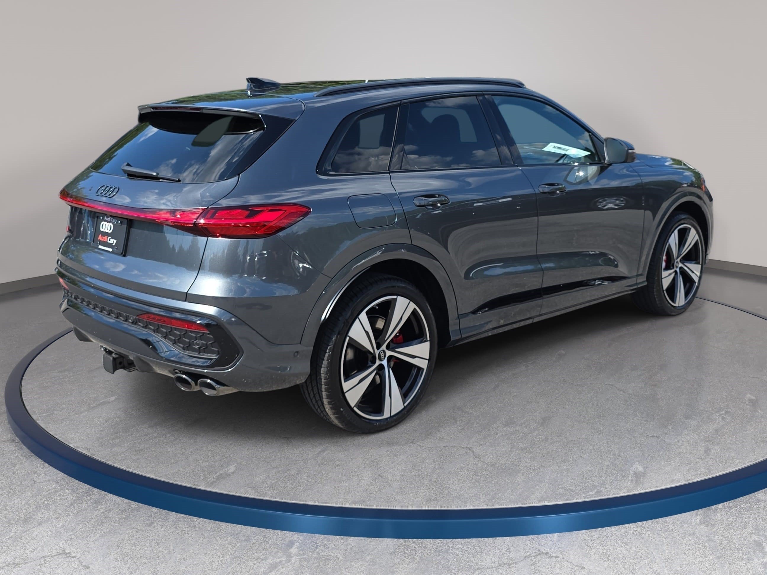 New 2026 Audi SQ5 Prestige AWD/4WD image 5
