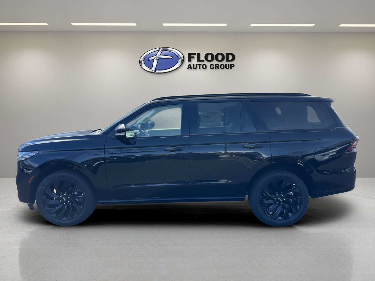 New 2026 Lincoln Navigator Reserve w/ Jet Appearance Package AWD/4WD image 5