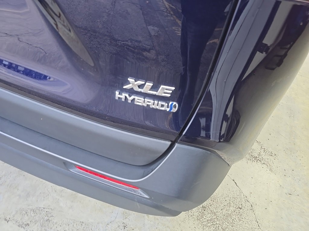 Used 2023 Toyota RAV4 XLE image 6