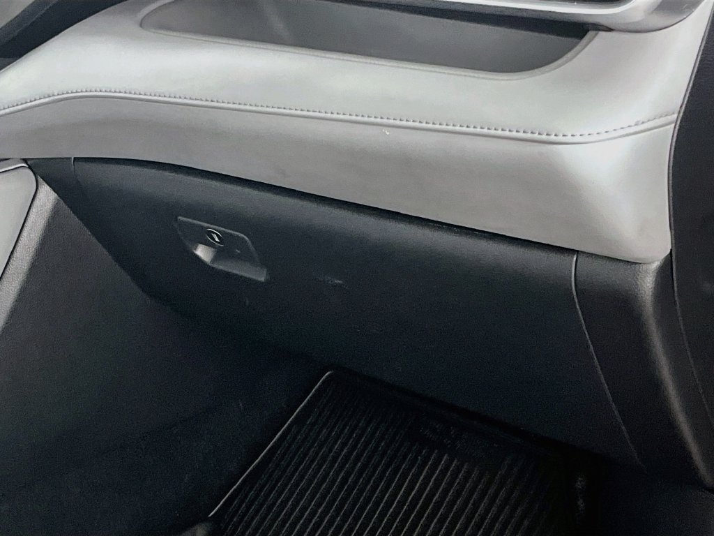 Used 2021 Toyota Highlander XLE FWD image 33