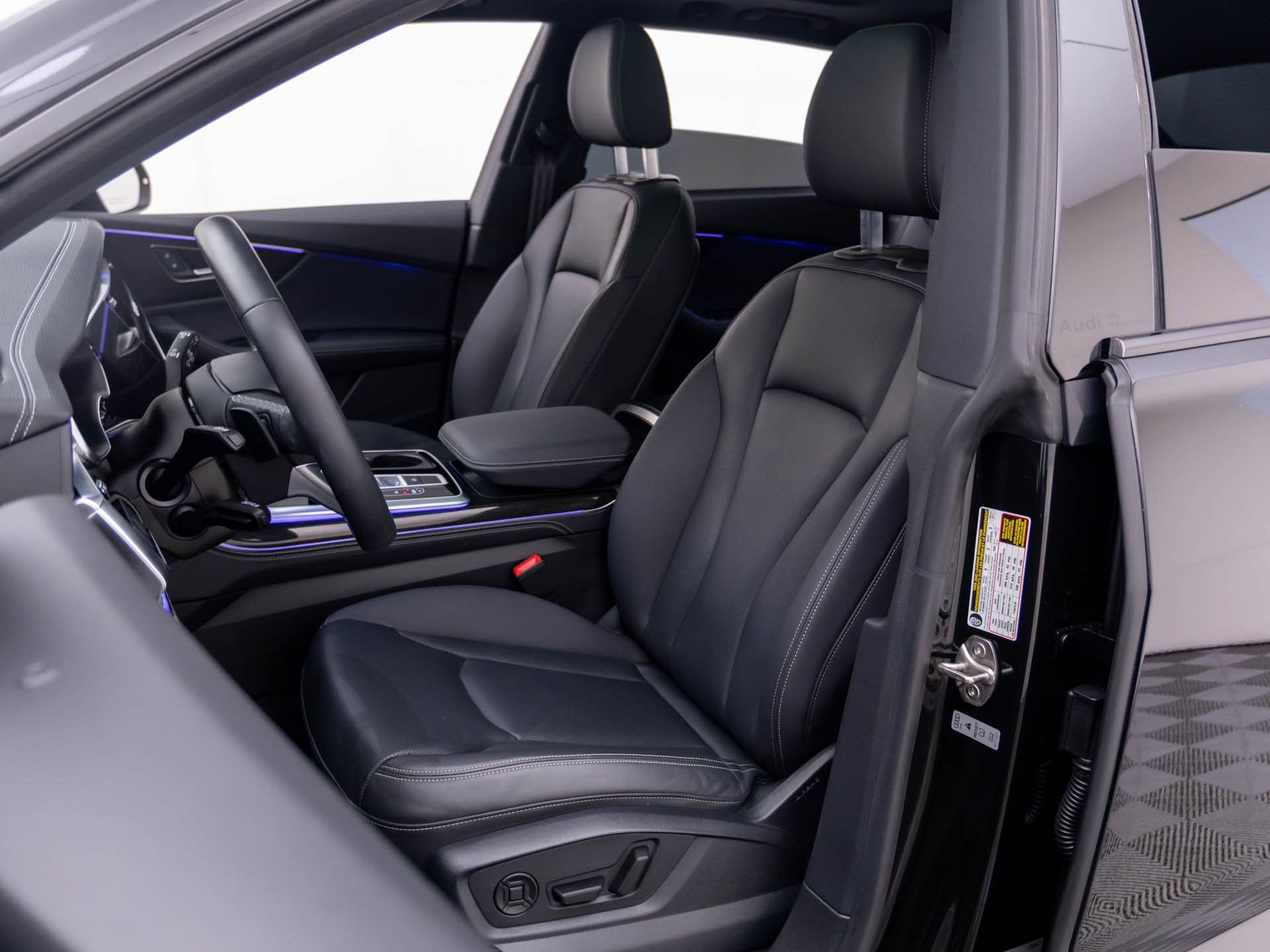 Used 2025 Audi Q8 Premium Plus AWD/4WD image 16