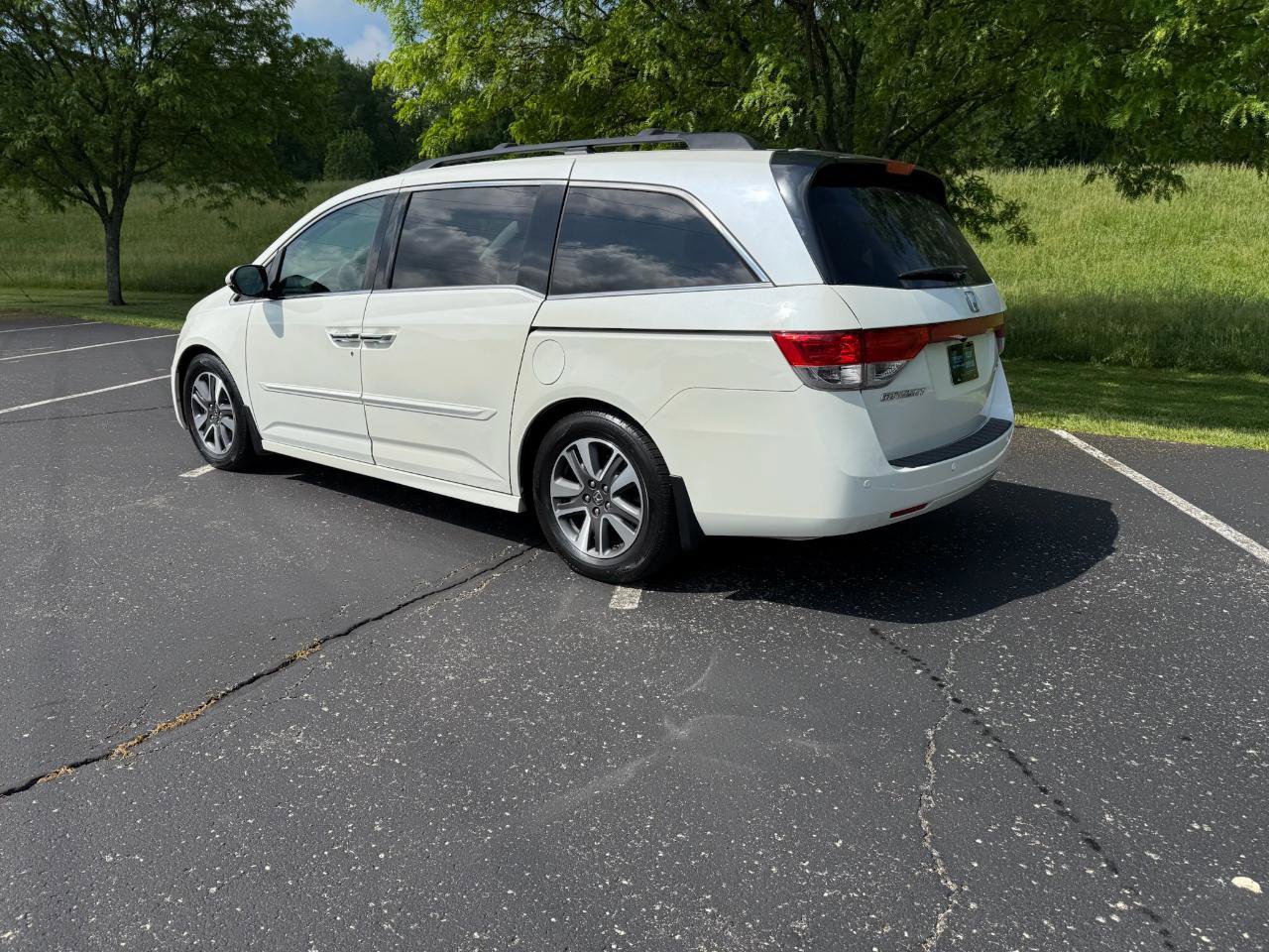 Used 2014 Honda Odyssey Touring Elite image 17