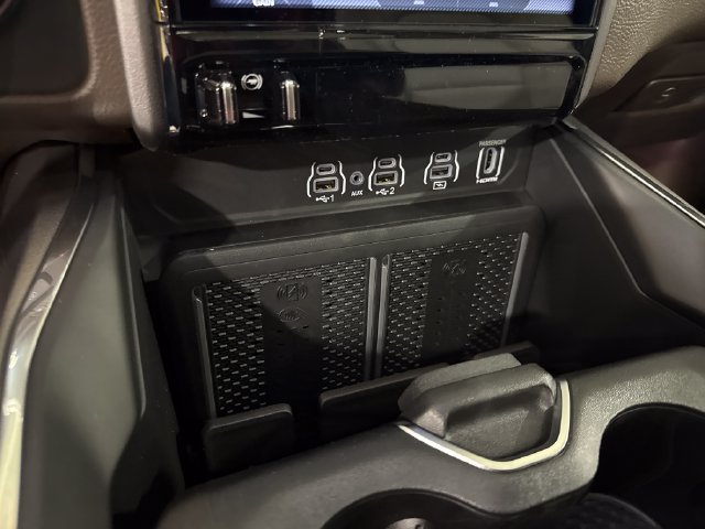 New 2026 RAM 1500 Laramie AWD/4WD image 32