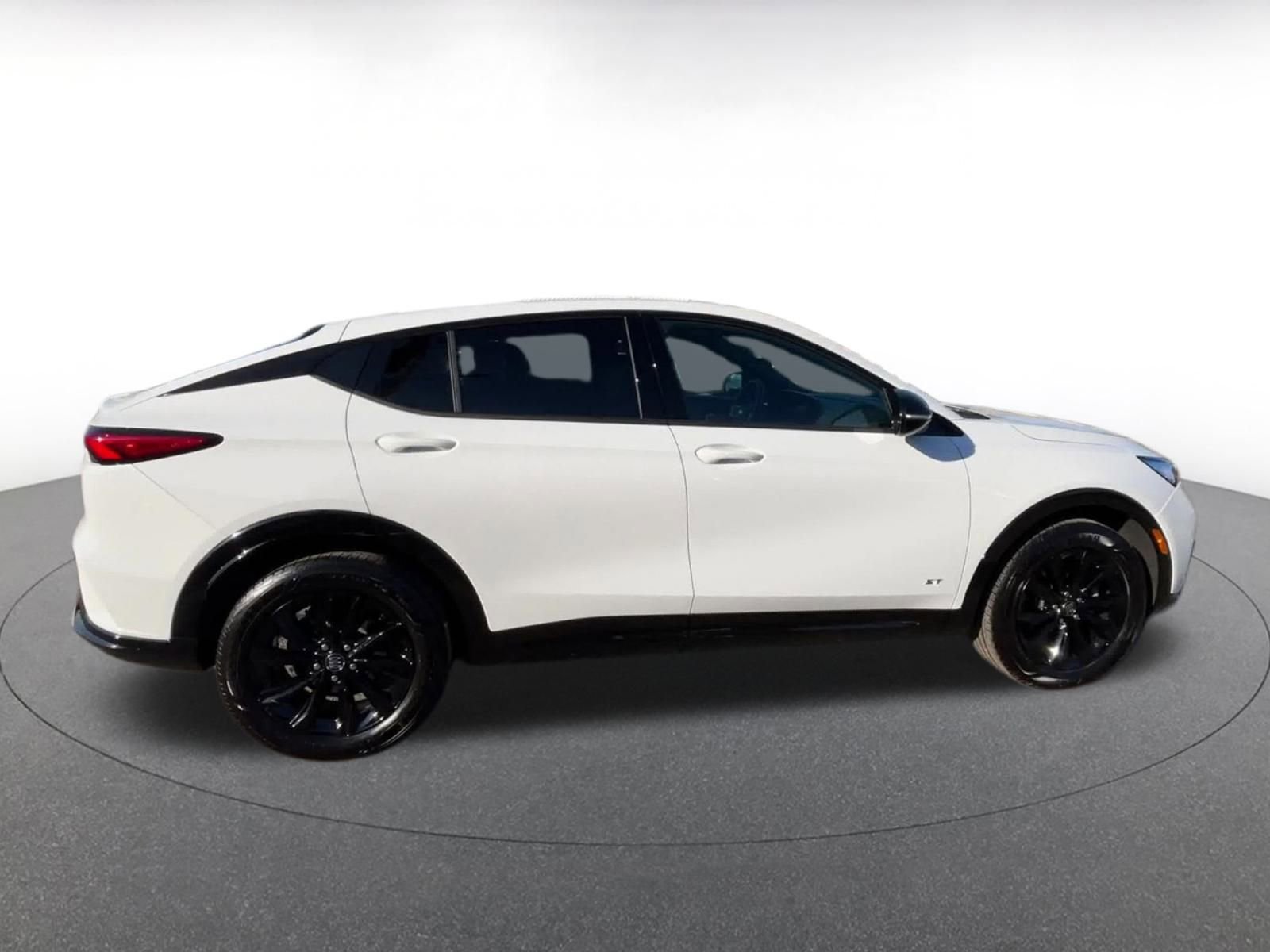 Used 2025 Buick Envista Sport Touring image 16