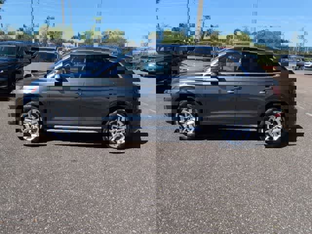 Used 2023 Audi Q5 2.0T Premium w/ Convenience Package image 5