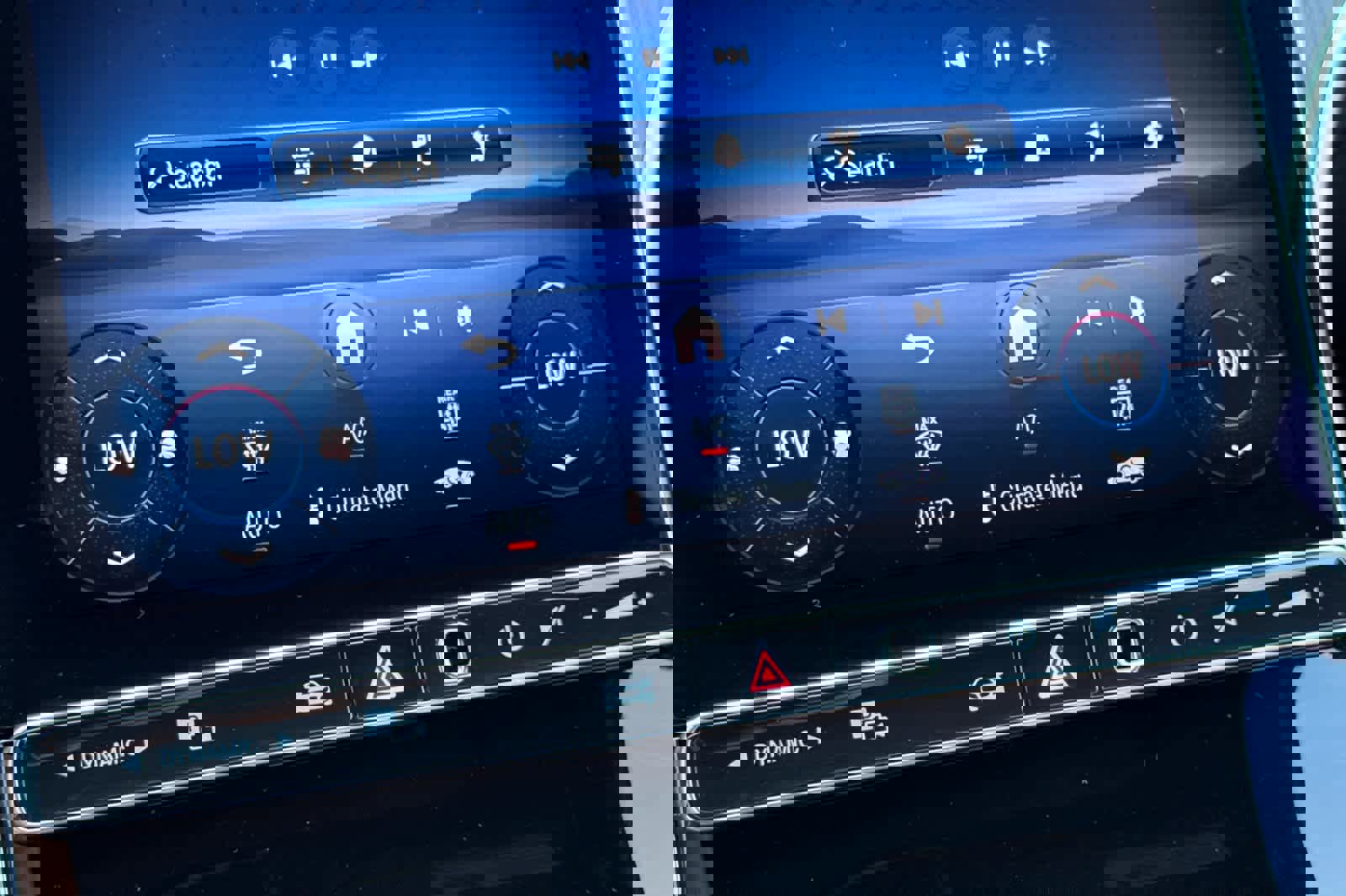 Certified 2025 Mercedes-Benz C 300 Sedan image 18