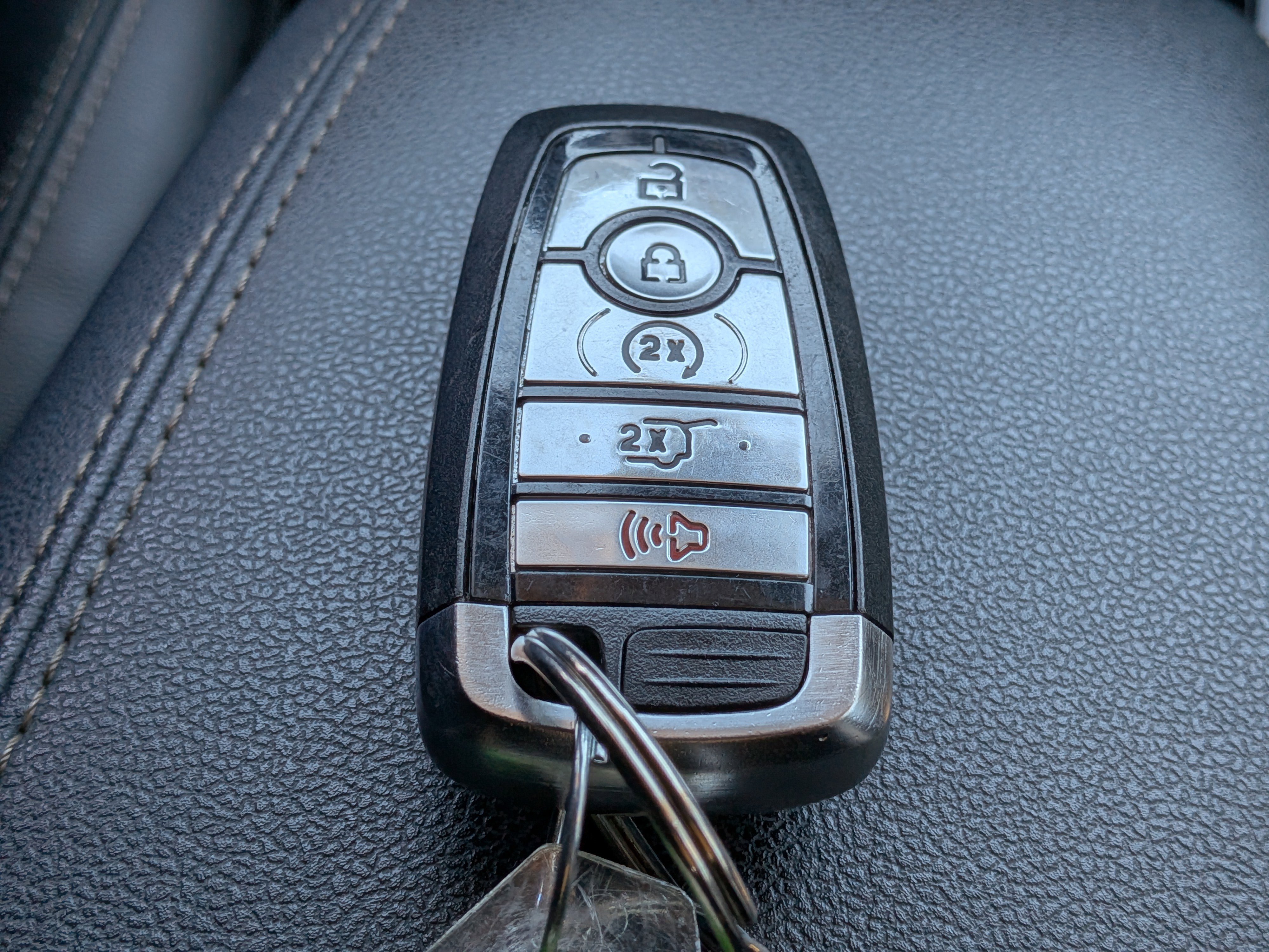 Used 2022 Ford Escape Titanium w/ Titanium Premium Package image 38