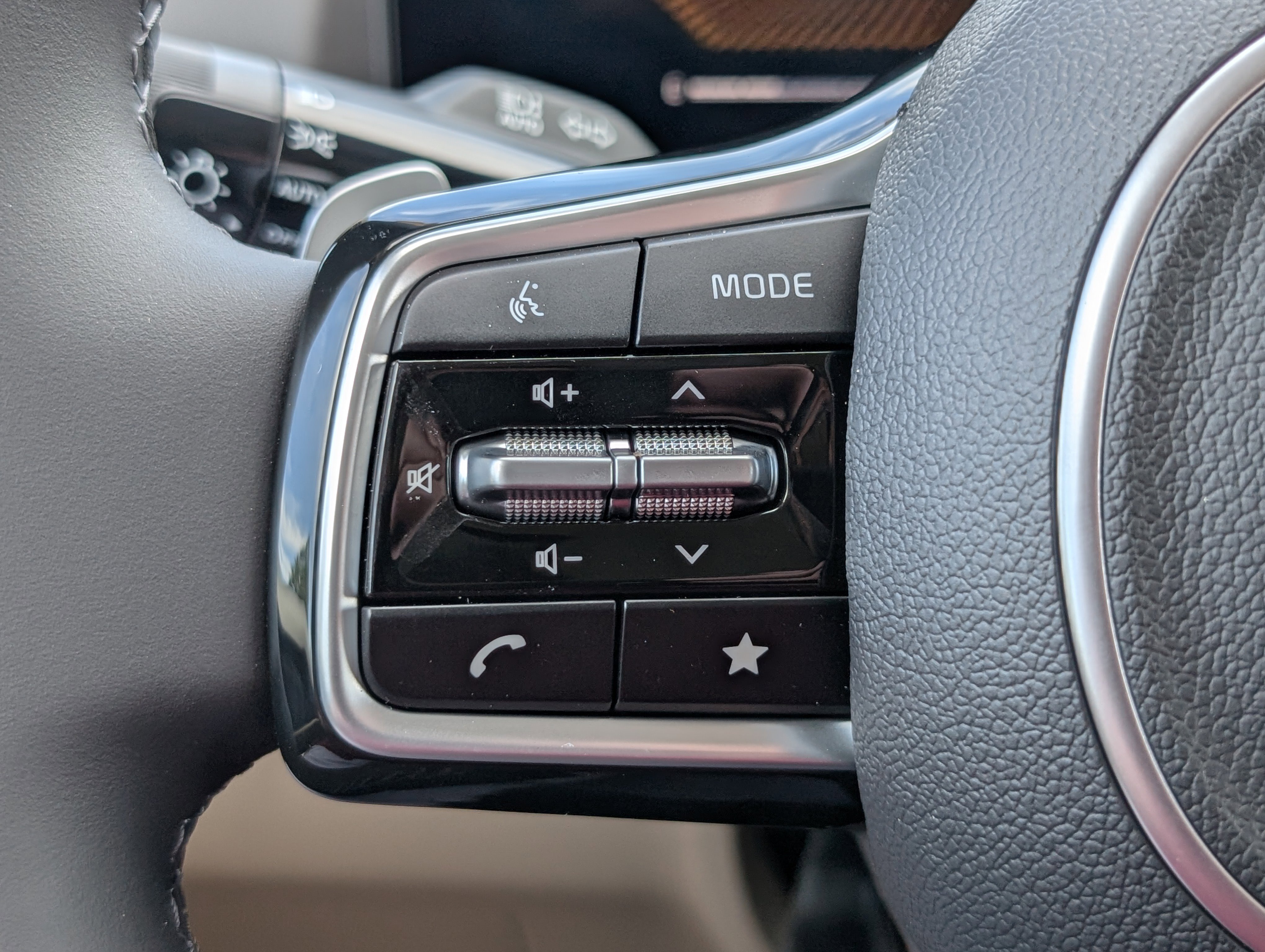 New 2026 Kia Carnival EX image 21