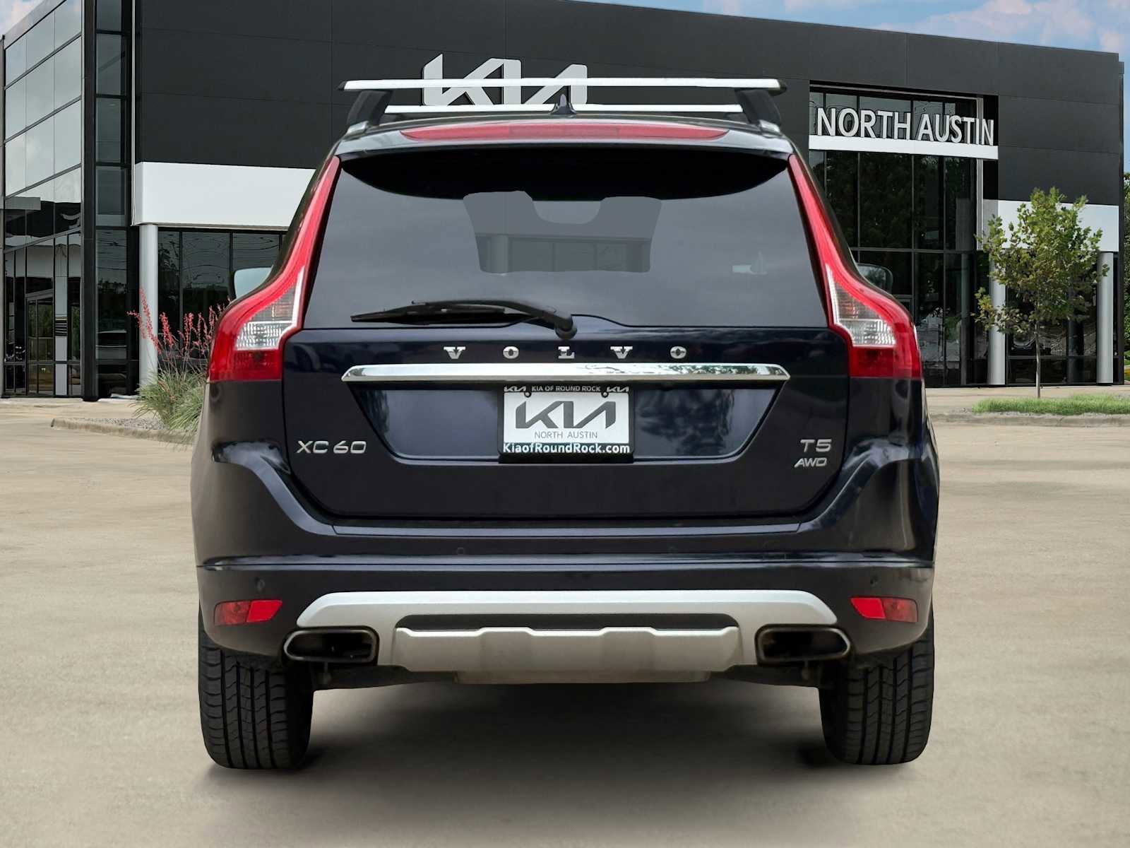 Used 2017 Volvo XC60 T5 Dynamic w/ Preferred Option Package AWD/4WD image 6