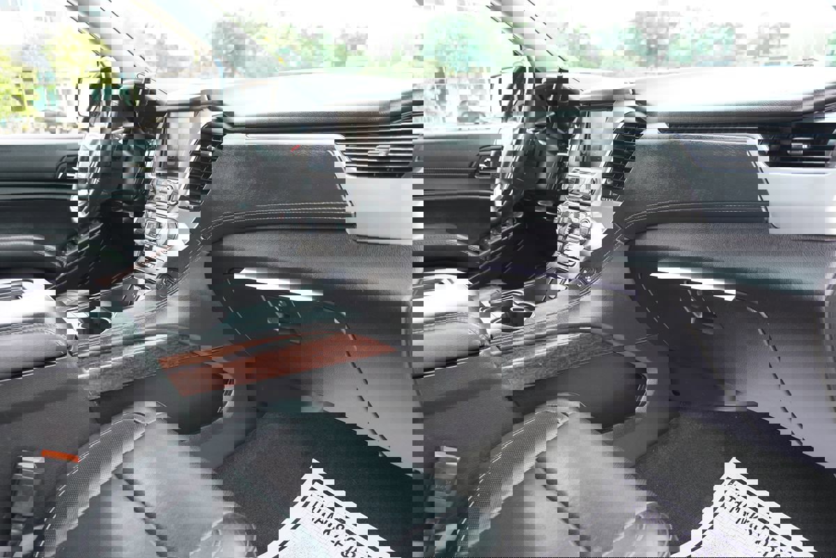 Used 2017 GMC Yukon XL SLT w/ Open Road Package image 19