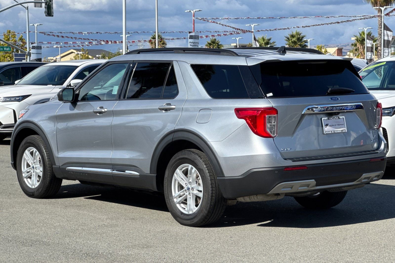 Used 2023 Ford Explorer XLT w/ Equipment Group 202A image 6